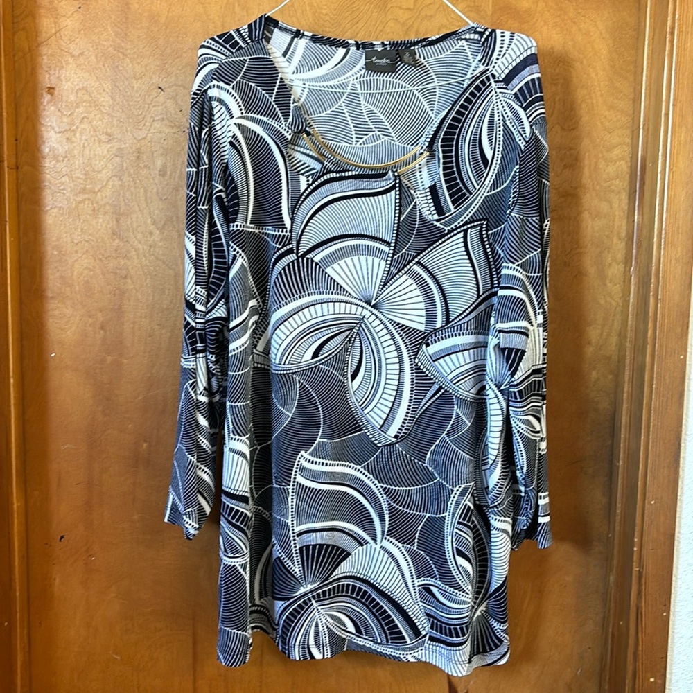 Travelers by Chico’s top